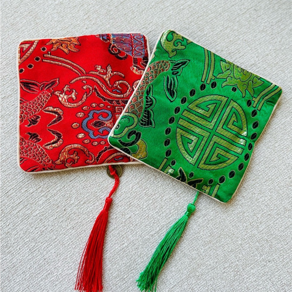 NWT two Silk purse in beautiful Flower pattern Green and Red
